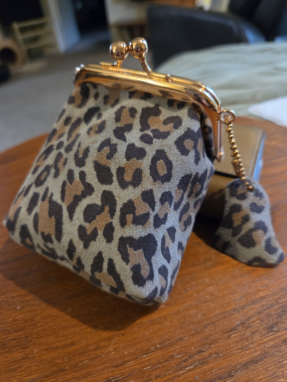 Leopard Print Mini Kiss-Lock Coin Purse - Gray Leopard - Picture 4 of 6